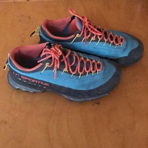 La sportiva approach shoes